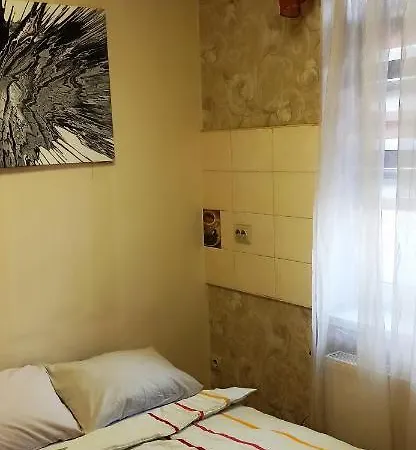 Art Dim Apartment *